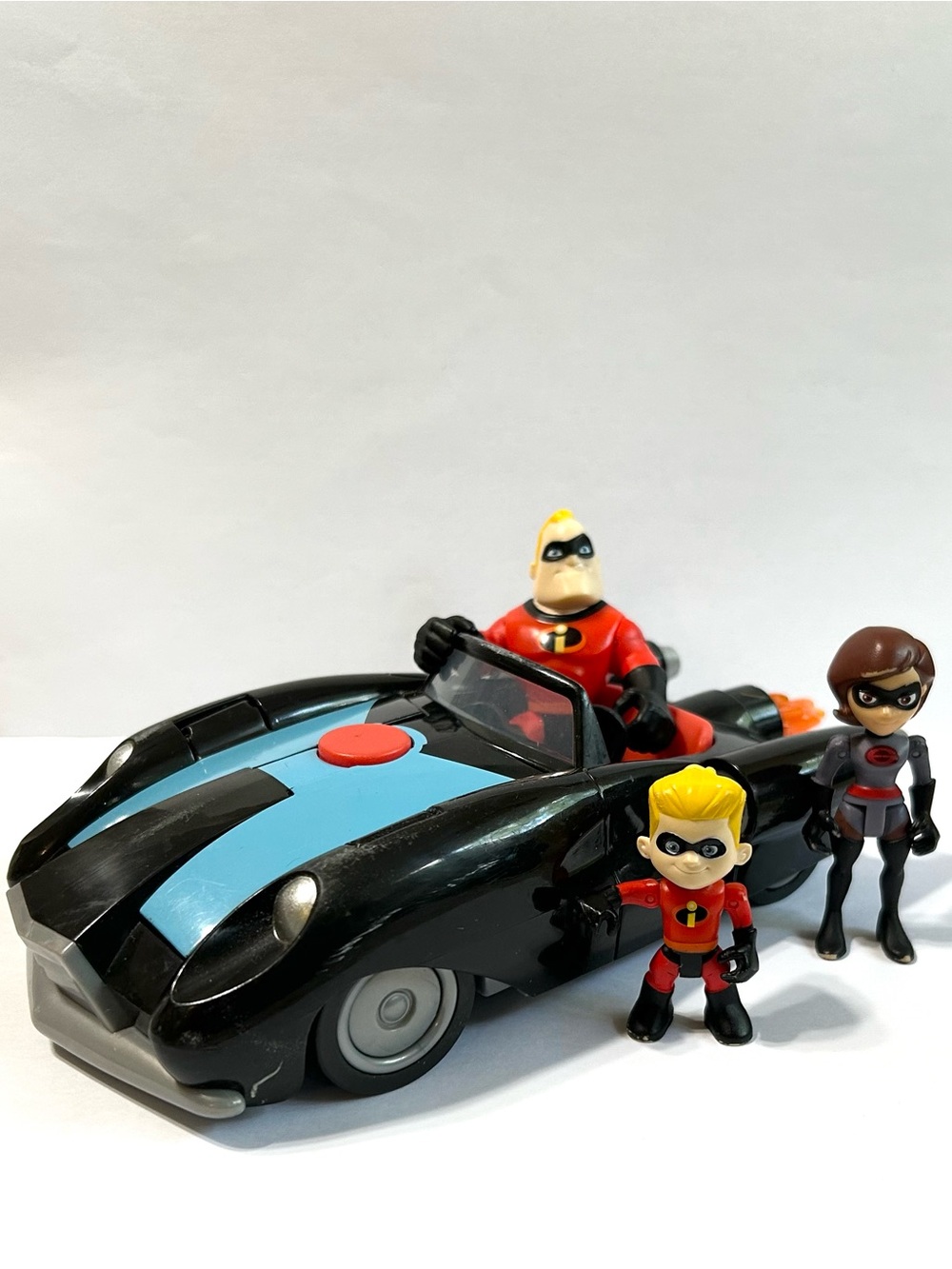 Incredibles 2 Convertible Car With Bob, Helen & Dash Parr The Incredibles *FLAWS